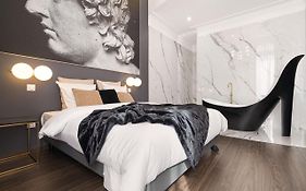 Legend Majestic - Baignoire chaussure - TV Miroir - Parking Privé
